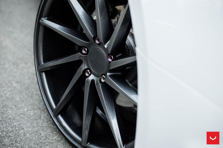 Колеса Audi A4 Sedan Quattro on Vossen Wheels (CVT) 2017 года  (фото 5 из 18)